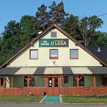Restaurace A Penzion U Lesa Havířov Buitenkant foto