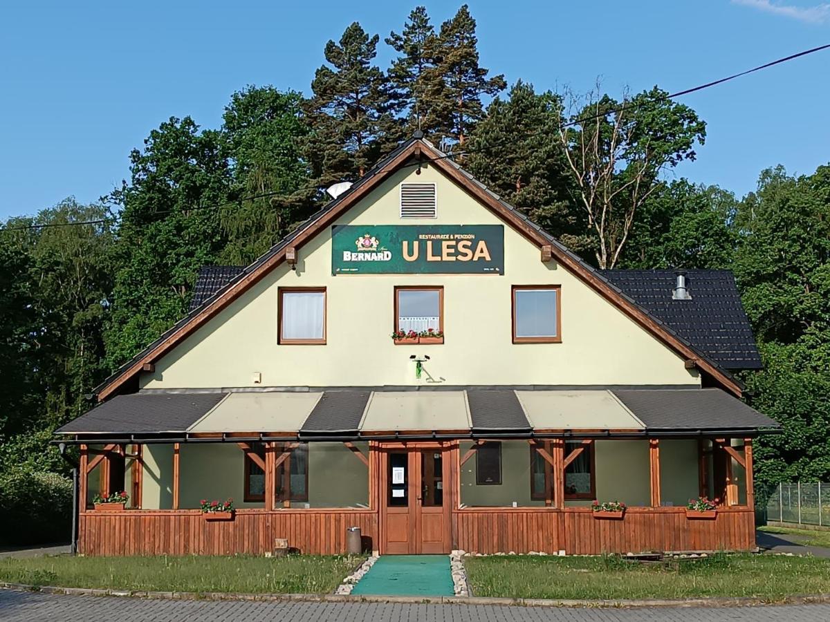 Restaurace A Penzion U Lesa Hotel Havířov Buitenkant foto