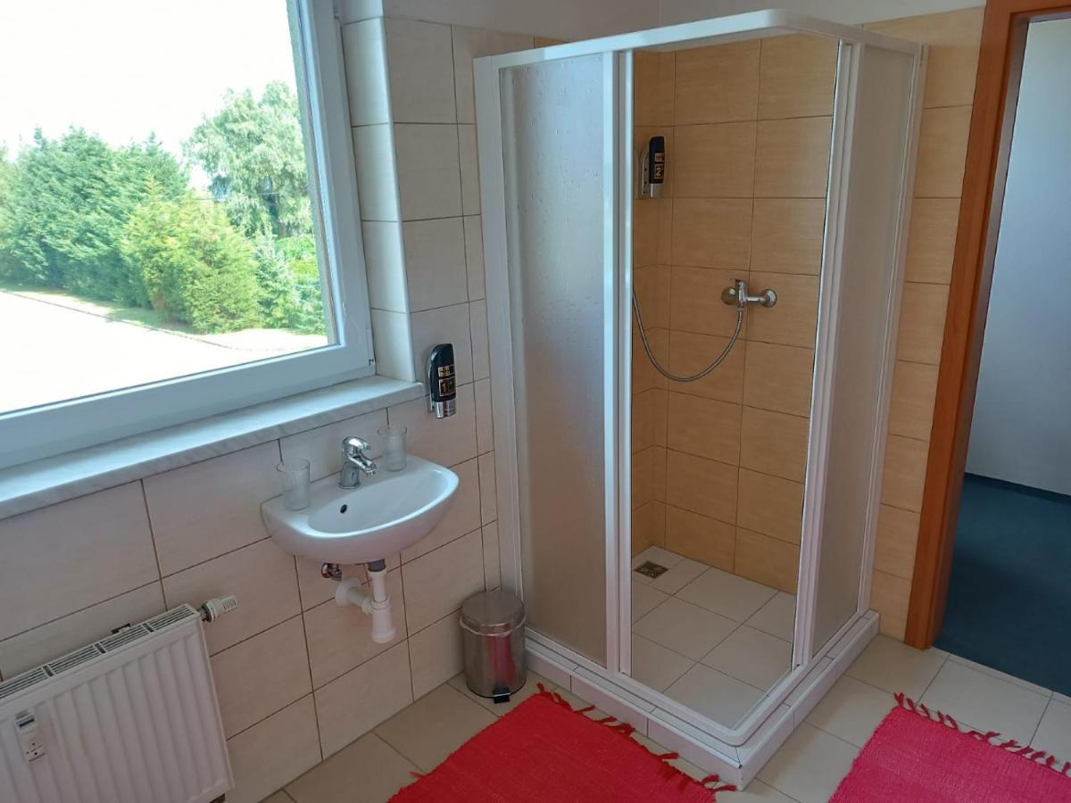 Restaurace A Penzion U Lesa Havířov Buitenkant foto