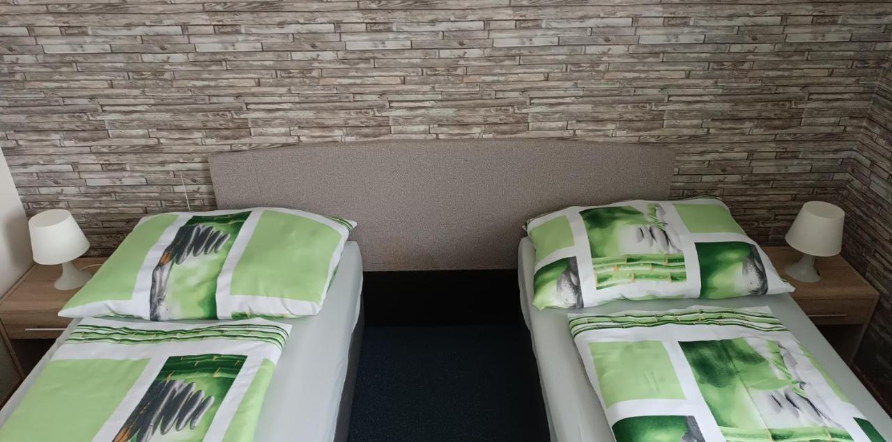 Restaurace A Penzion U Lesa Havířov Buitenkant foto